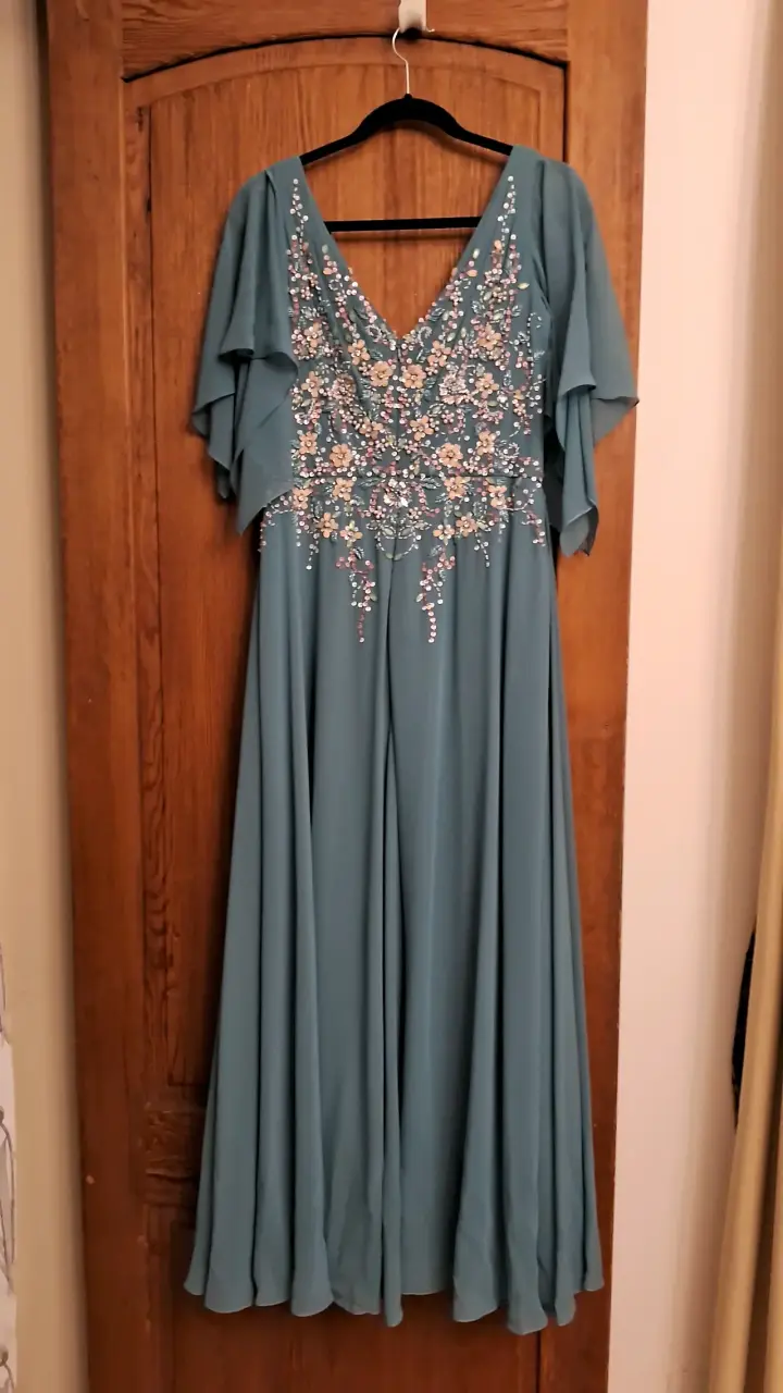 Vestido madrina largo azul bordado.marca Pronovias - 2