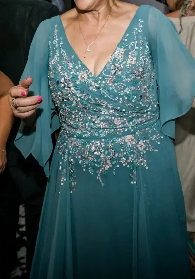 Vestido madrina largo azul bordado.marca Pronovias - miniatura 4
