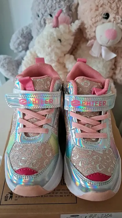 Zapatillas brillantes con ruedas adaptables - miniatura 1