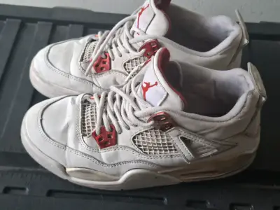Air Jordan 4 Retro "Metallic Red" talla 36.5 - miniatura 1
