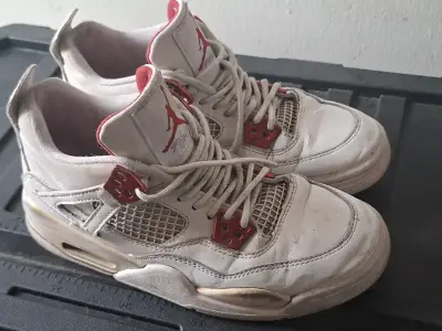 Air Jordan 4 Retro "Metallic Red" talla 36.5 - miniatura 2