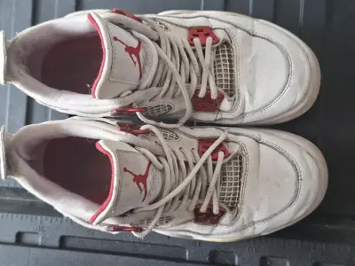 Air Jordan 4 Retro "Metallic Red" talla 36.5 - miniatura 3