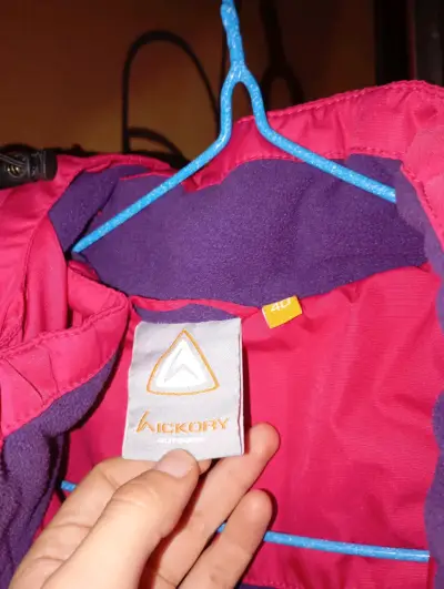 Chaqueta rosada impermeable - miniatura 3