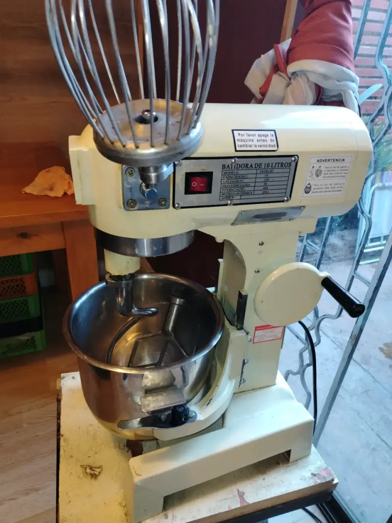 Batidora industrial de 10 litros - 1