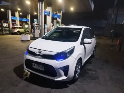 Auto compacto blanco en venta Kia morning 2019 - miniatura 1