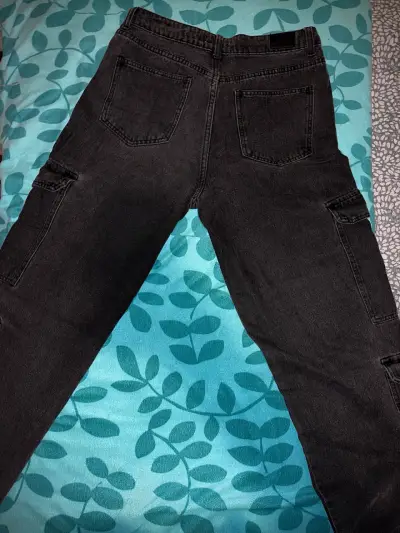 Pantalones cargo negros - miniatura 2