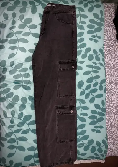 Pantalones cargo negros - miniatura 3