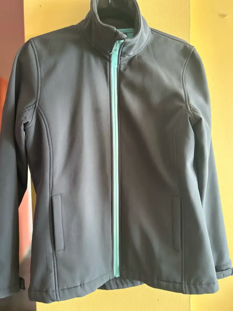 Chaqueta softshell gris