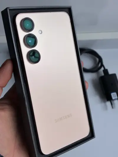 Smartphone Galaxy S25 dorado - miniatura 5