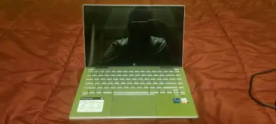 Laptop HP envy x360 - miniatura 2