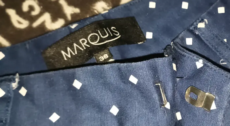 Pantalones azul con patron de rombo - 3