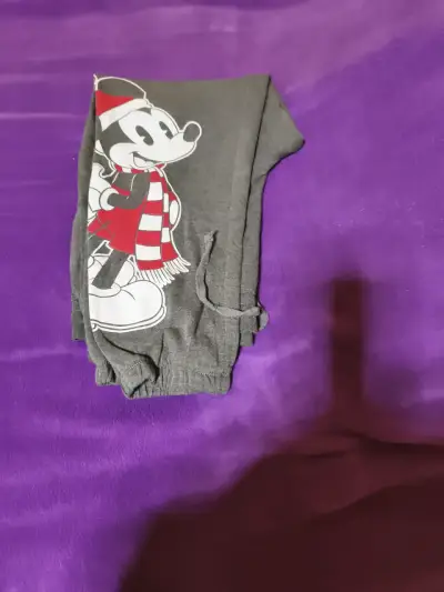 Pantalón buzo gris con personaje Disney Talla M L - miniatura 3