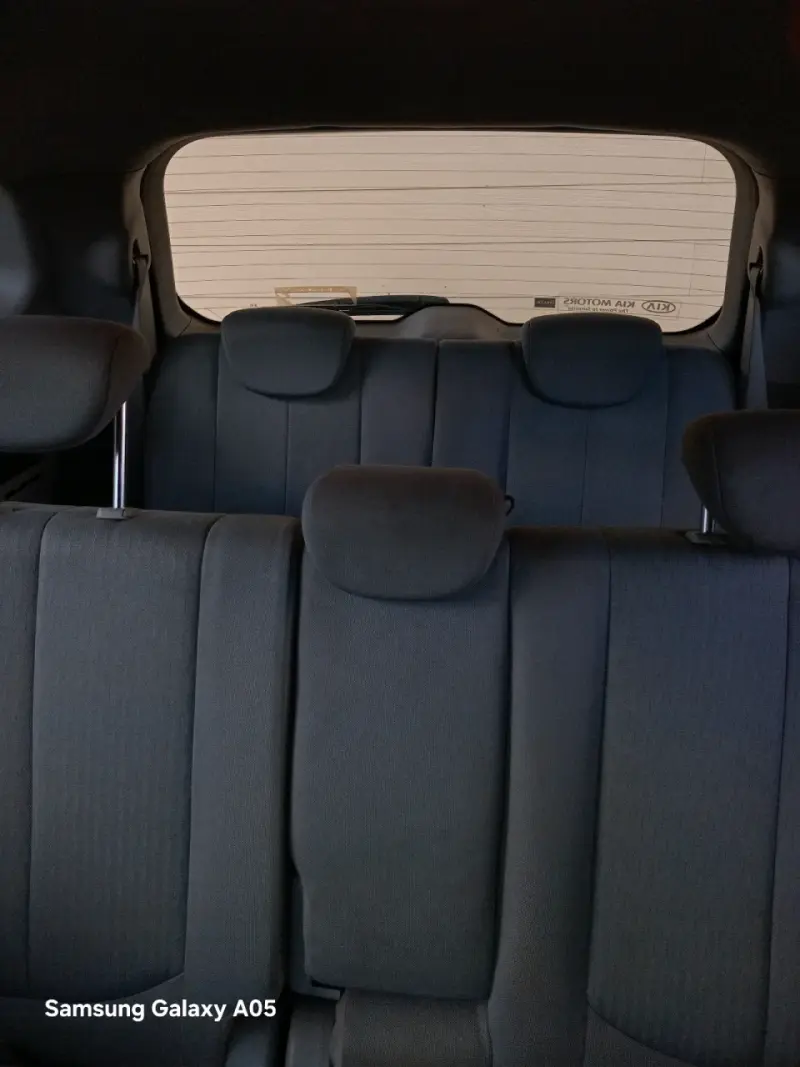 Kia Carens beige en buen estado 2008 - 5