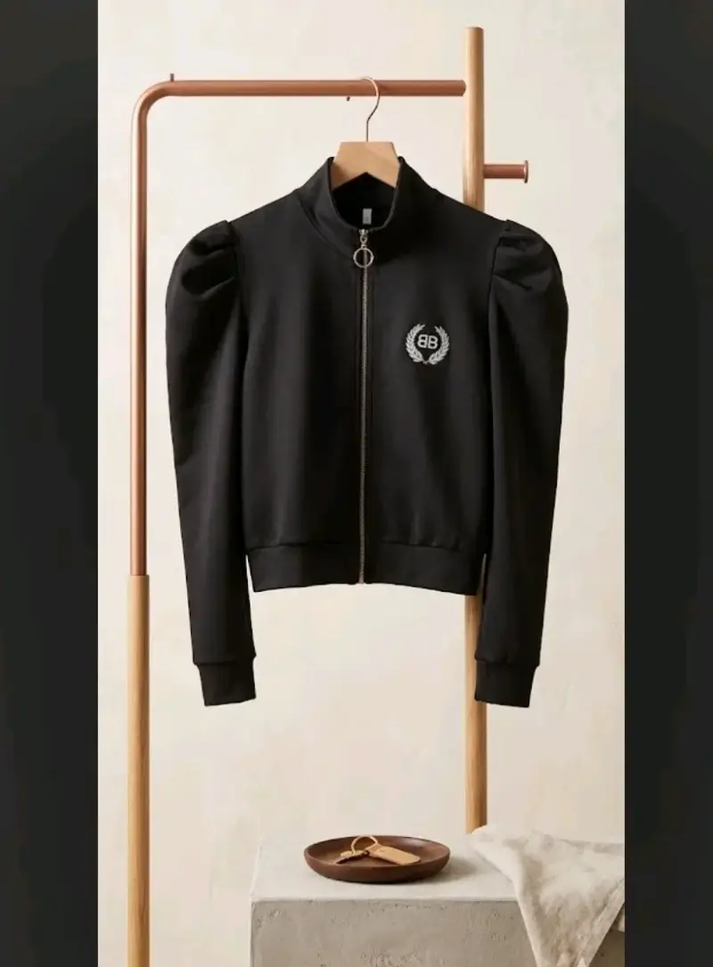 Chaqueta negra con cremallera