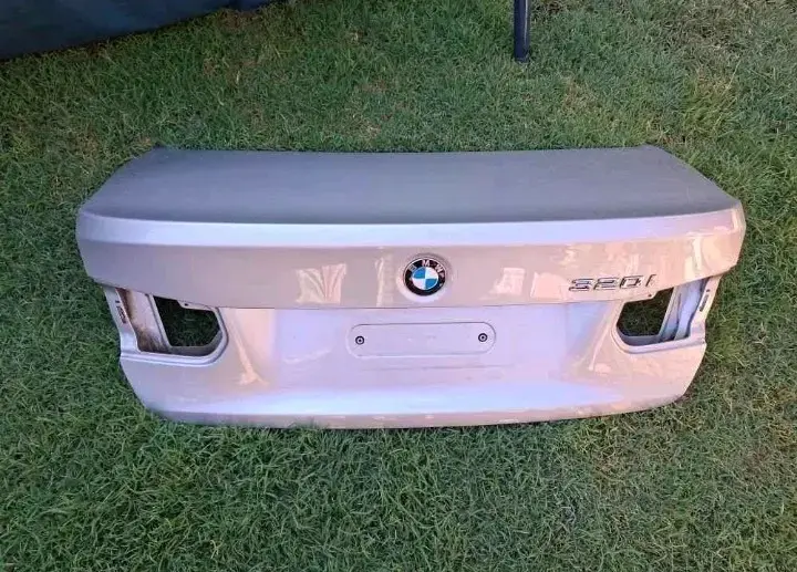 Maletero BMW 320i - 1