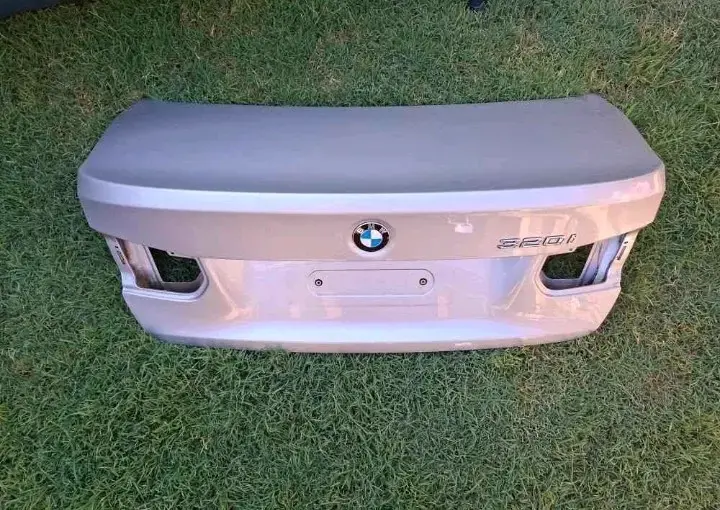 Maletero BMW 320i - 2