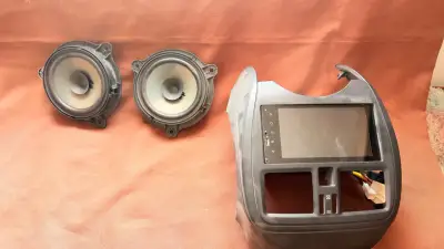Parlantes y radio  de auto - miniatura 1
