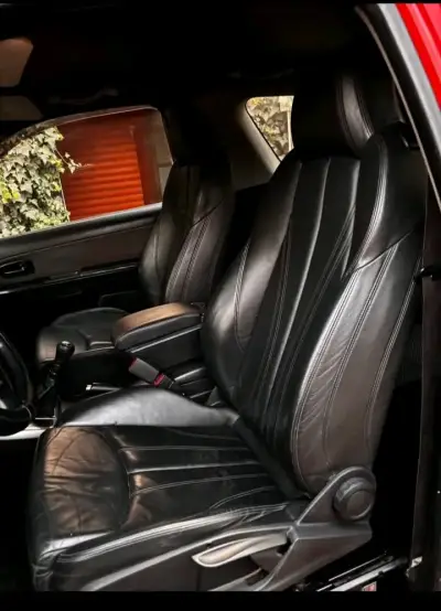 Vehículo SUV rojo en venta - miniatura 3