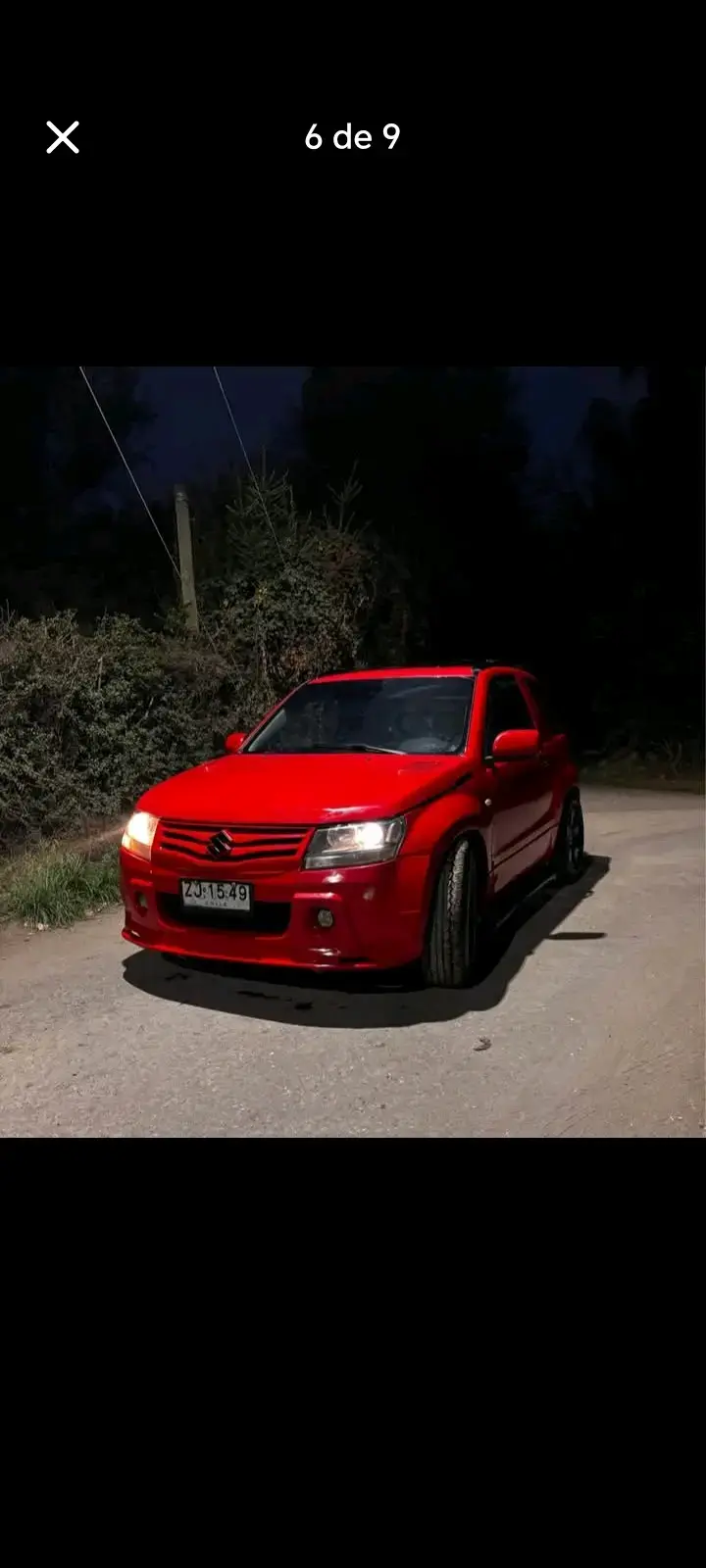 Vehículo SUV rojo en venta - 5