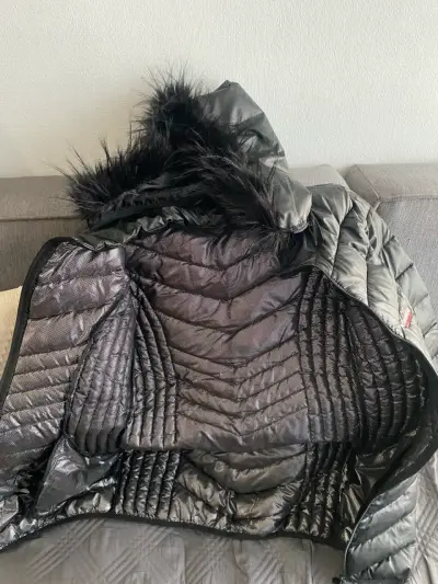 Parka Columbia negra con capucha - miniatura 3