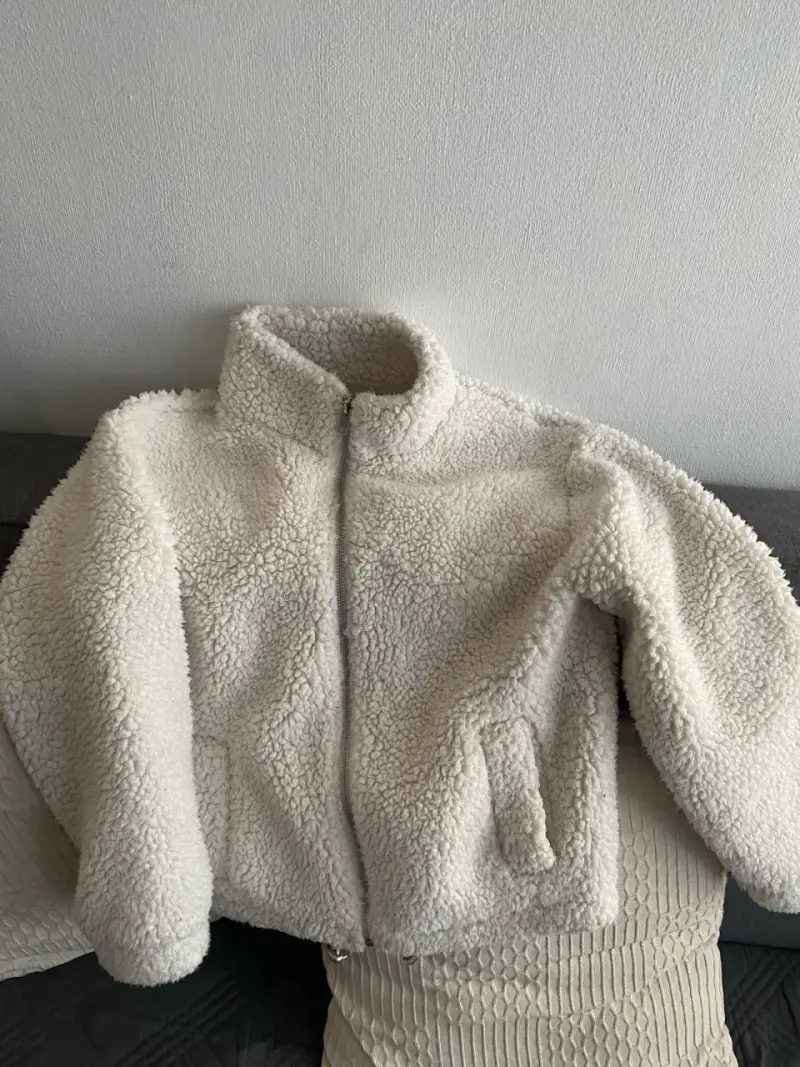 Chaqueta de peluche blanca - 1