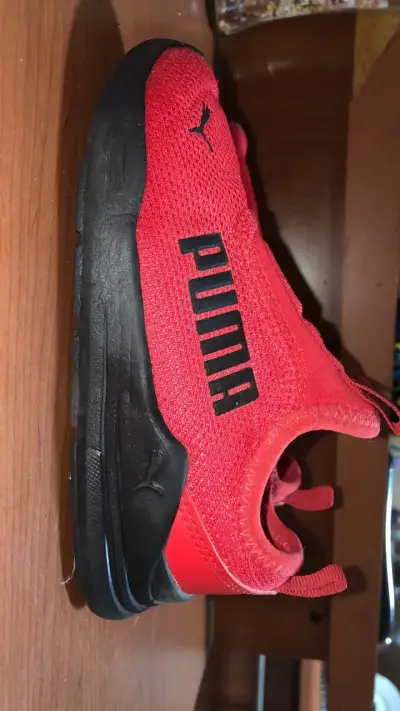 Zapatillas deportivas rojas Puma - miniatura 2