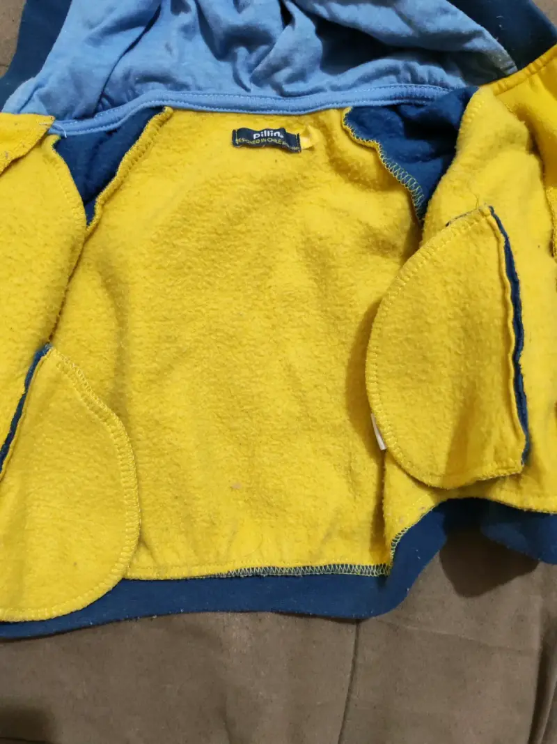Chaqueta infantil amarilla con capucha - 2