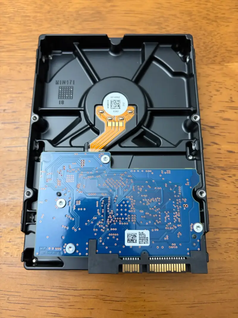 Disco duro Toshiba 1TB - 2