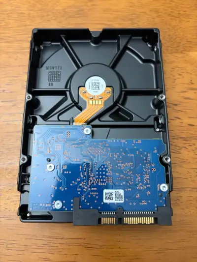 Disco duro Toshiba 1TB - miniatura 2