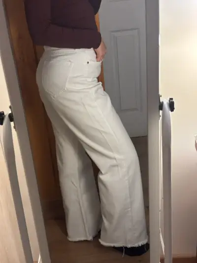 Pantalones blancos de mujer - miniatura 4