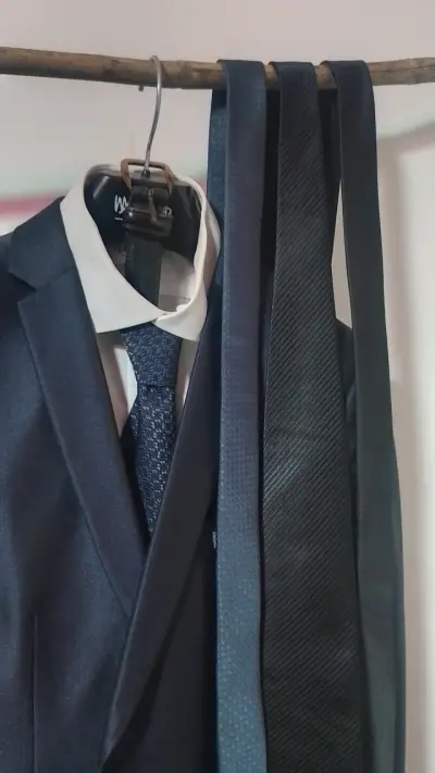 Traje formal azul marino - miniatura 4