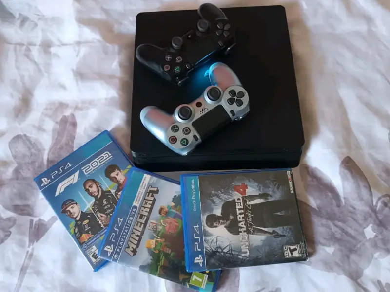 Consola ps4 con 2 mando y 3 juegos - 3