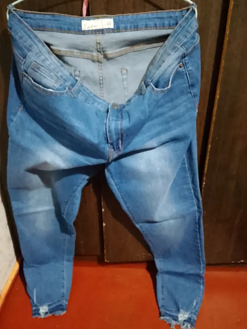 Jeans azul desgastado