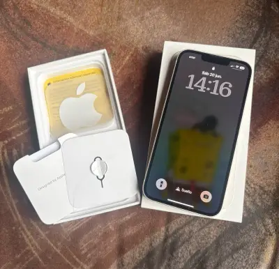 iPhone 13 con caja y accesorios - miniatura 1