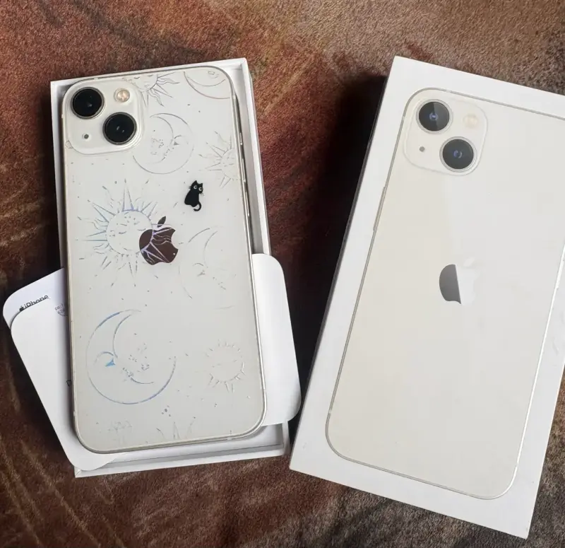 iPhone 13 con caja y accesorios - 3