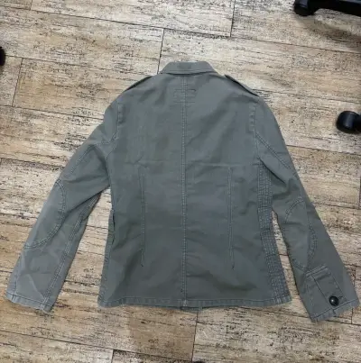 Chaqueta gris con insignias S - miniatura 3