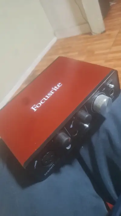 Interfaz de audio Scarlett Solo - miniatura 3