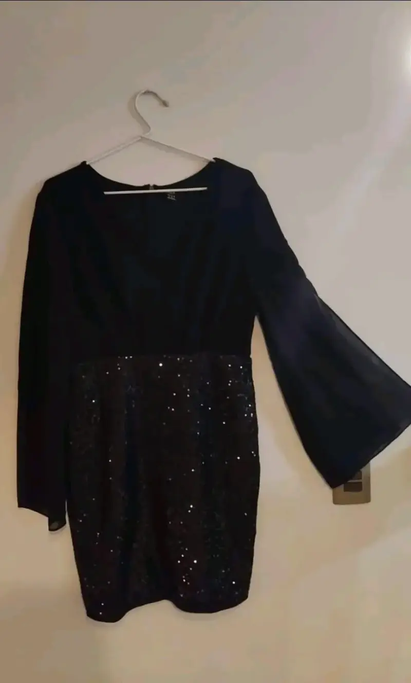 Vestido negro con brillos