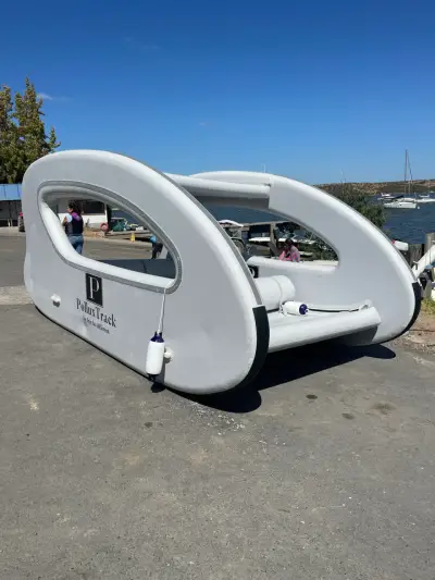 Barco inflable grande - miniatura 1