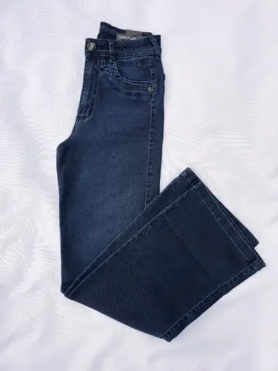 Jeans azul oscuro de mujer - miniatura 1