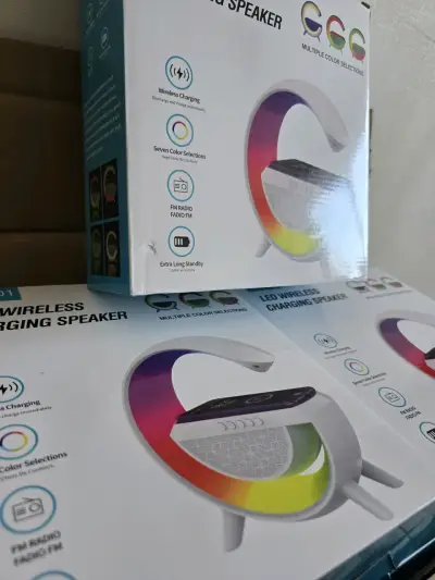 Lámpara/ Parlante LED RGB - miniatura 1