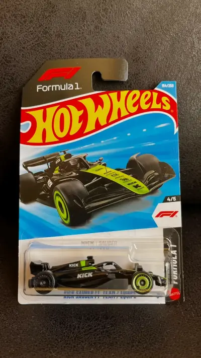 Auto Hot Wheels F1 Negro y Verde. Toyota Supra hot - miniatura 1