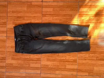 Jeans negro clásico MLT Talla 14 - miniatura 3