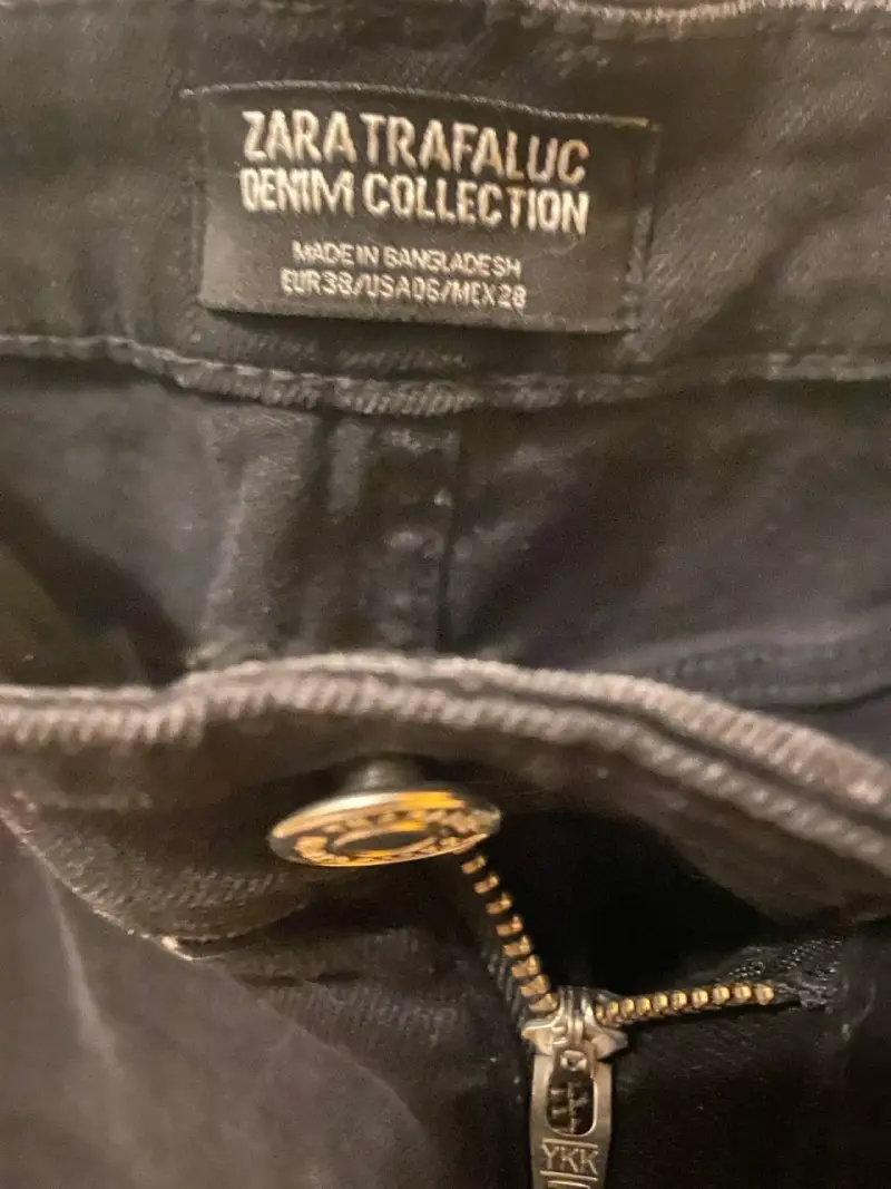 Jeans Zara negros con brillitos 38 - 2