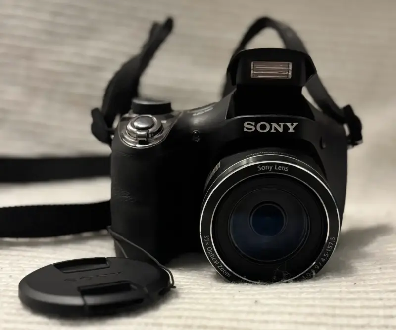 Cámara Sony con zoom óptico 35x - 1