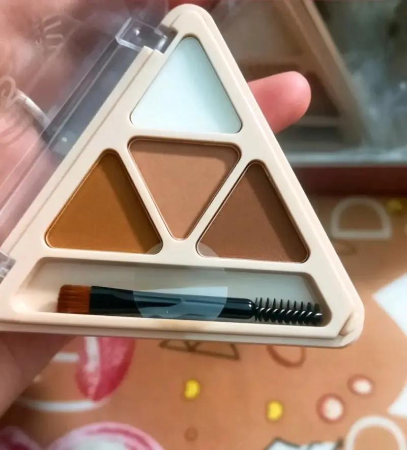 Paleta de sombras triangular para cejas