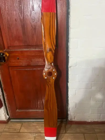 Hélice de madera decorativa - miniatura 1