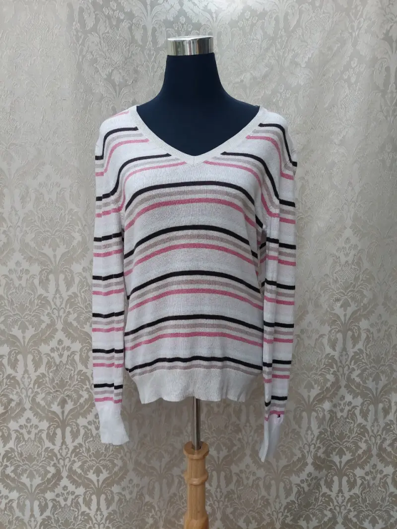 Suéter rayado blanco y rosa - 1