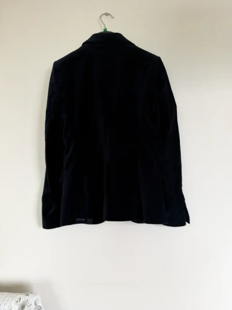 Blazer azul con botones dorados - 3