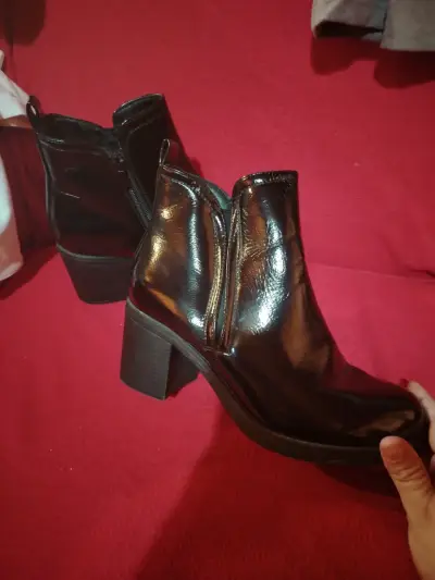 Botines de cuero negro - miniatura 1